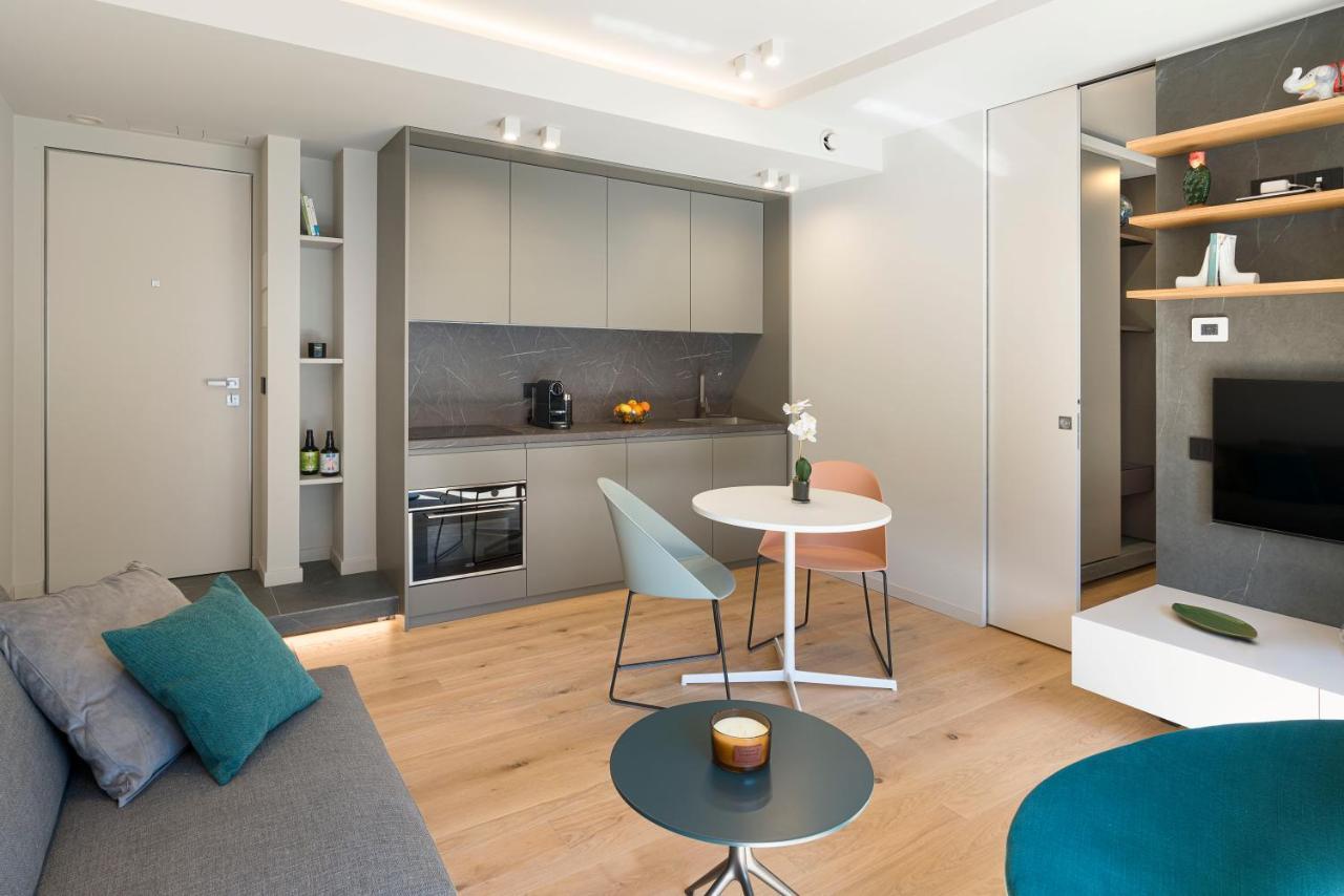 Aera Luxury Suites - 303 304 305 카타니아 외부 사진