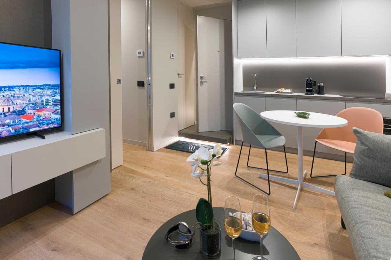 Aera Luxury Suites - 303 304 305 카타니아 외부 사진