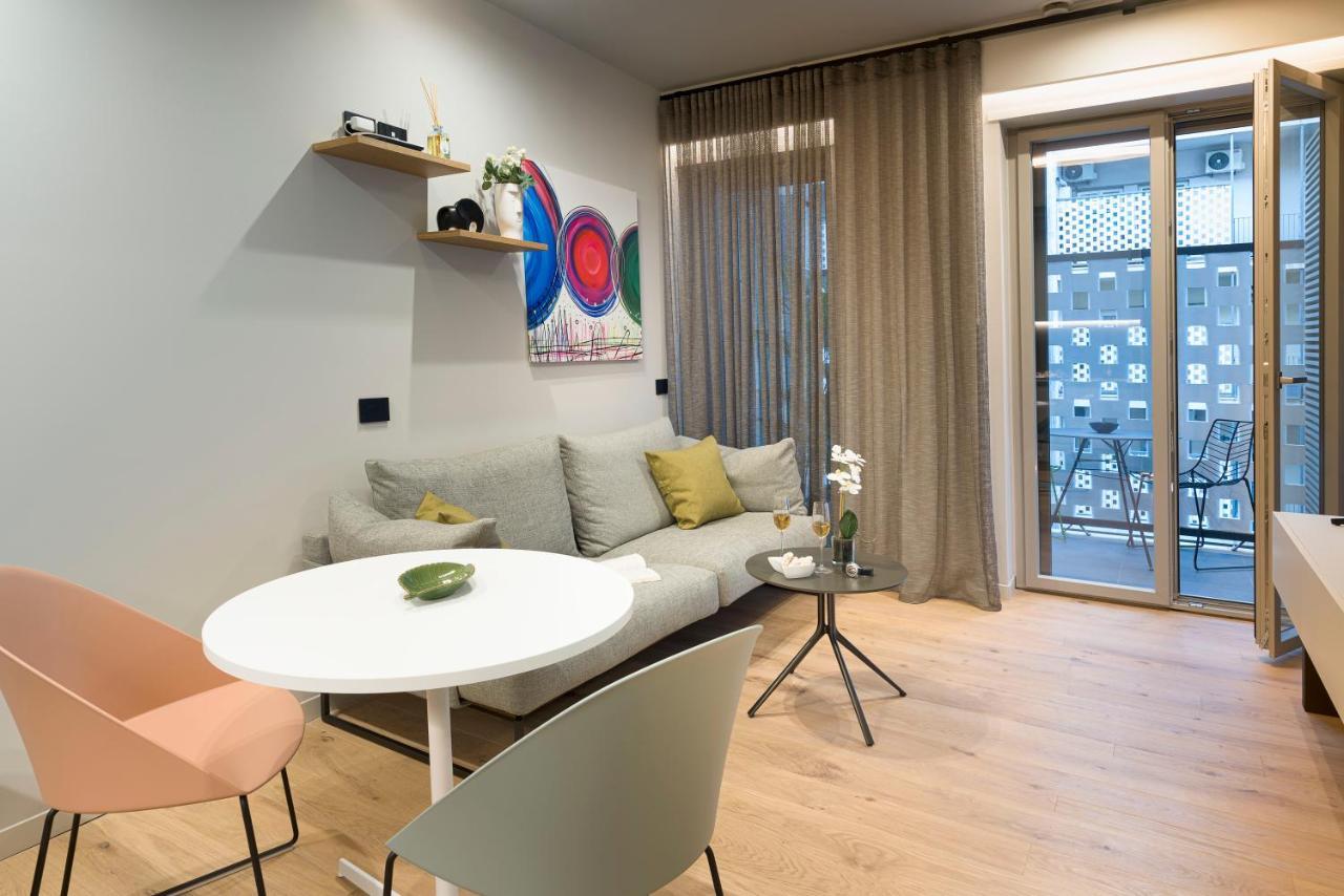 Aera Luxury Suites - 303 304 305 카타니아 외부 사진