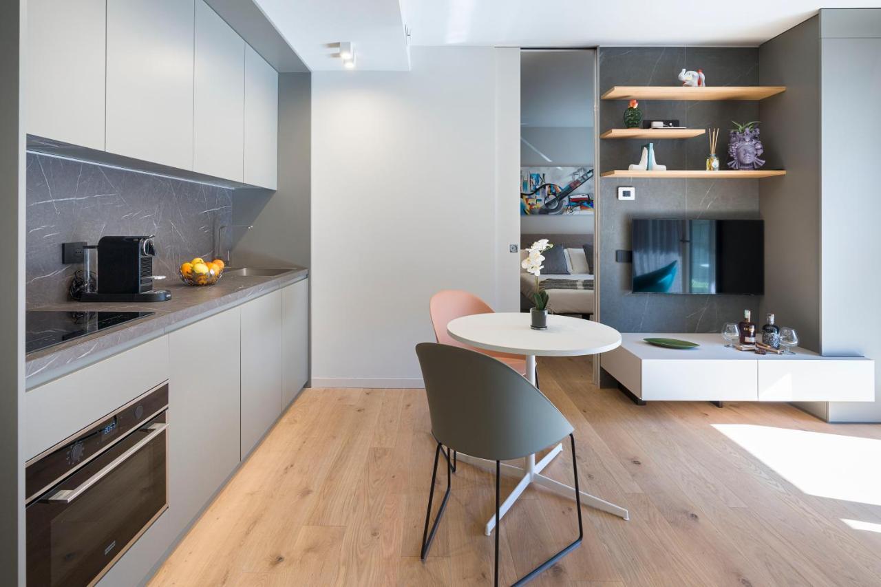 Aera Luxury Suites - 303 304 305 카타니아 외부 사진
