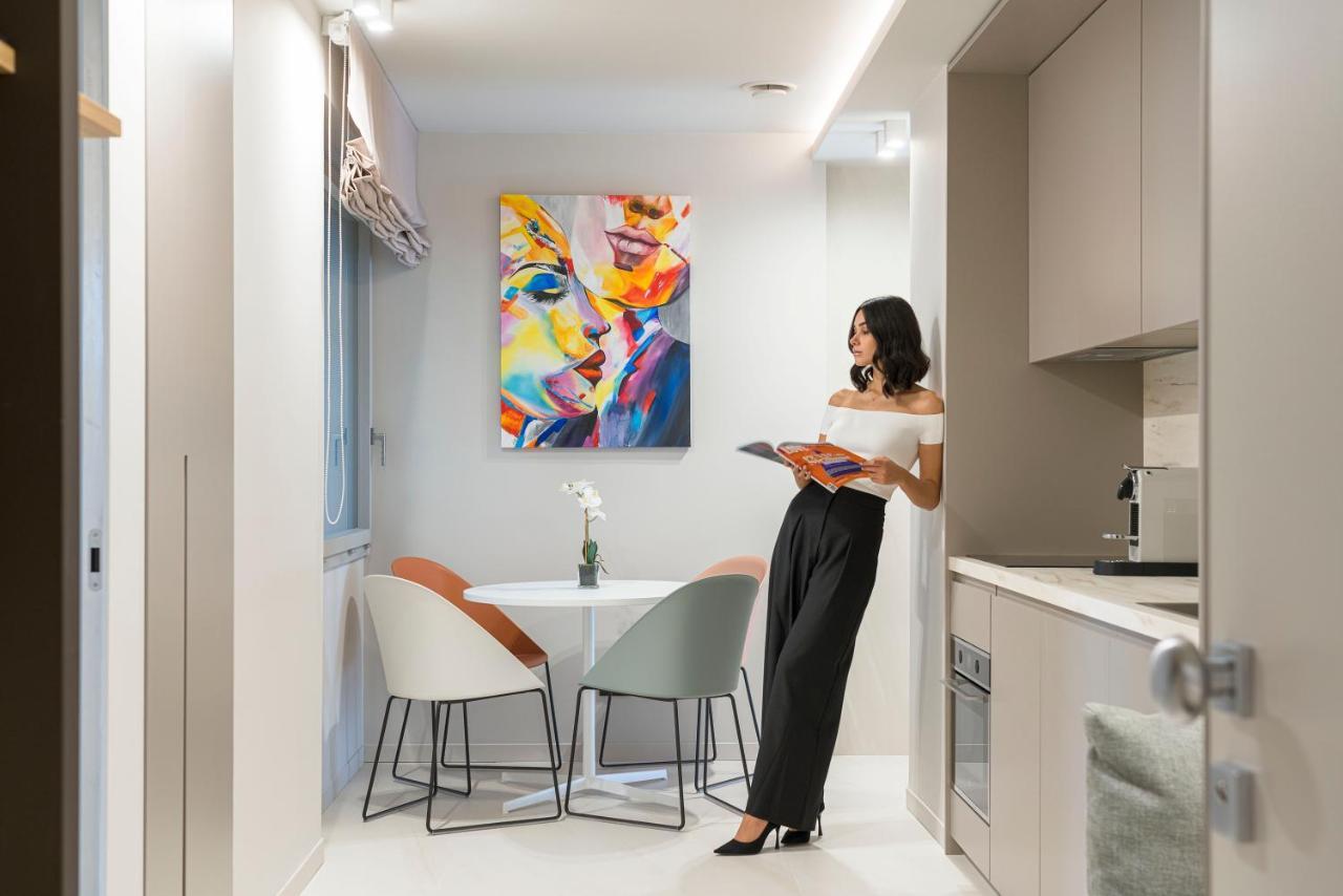 Aera Luxury Suites - 303 304 305 카타니아 외부 사진