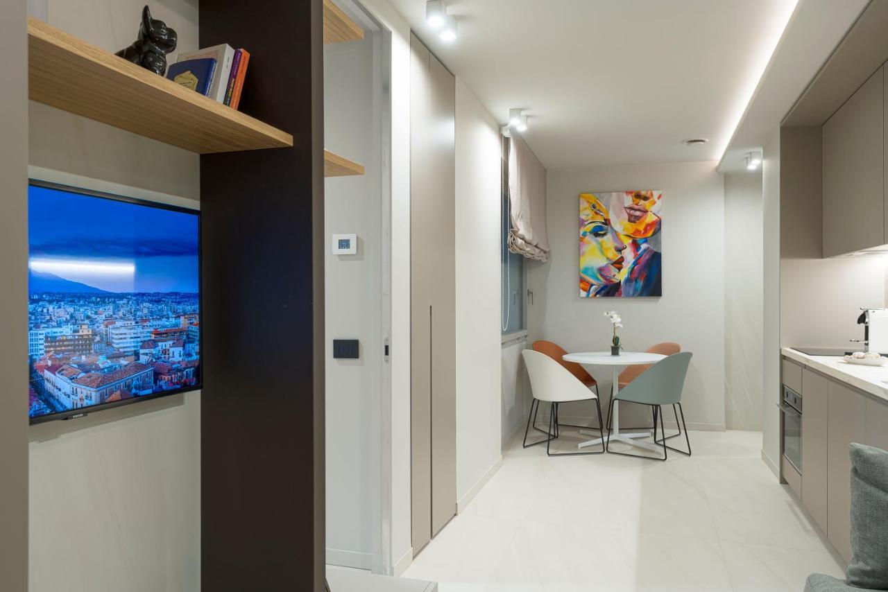Aera Luxury Suites - 303 304 305 카타니아 외부 사진